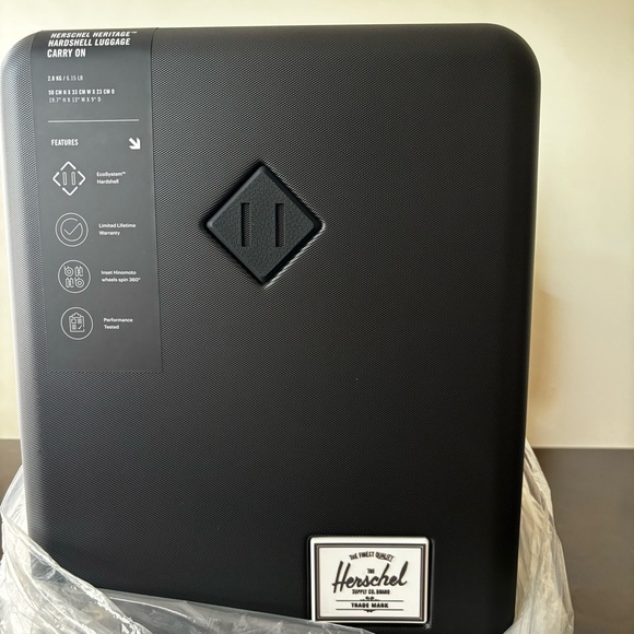 ✈️🧳 Herschel Heritage™ Hardshell Luggage | Carry On - 35L - Black NEW!!! 🧳✈️ - Picture 9 of 11